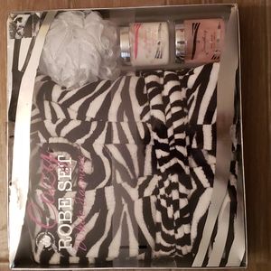 Zebra print robe set